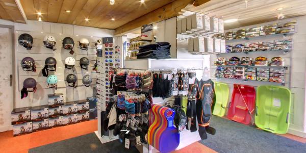 Altiloc 2300 ski rental in Val Thorens